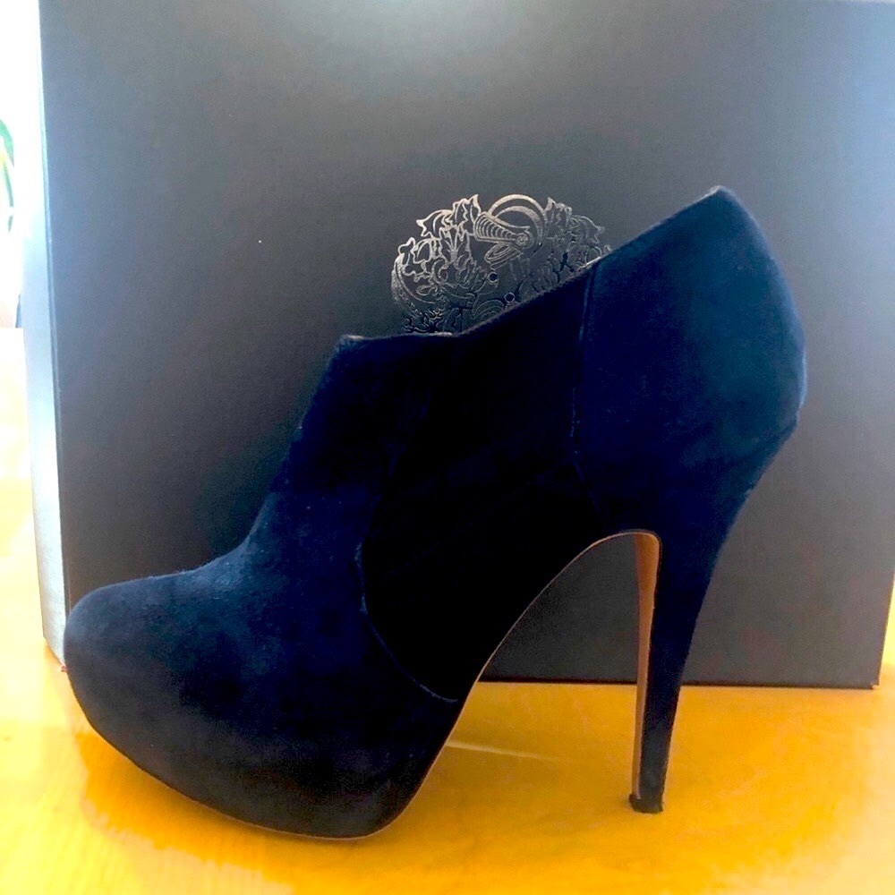 Vince Camuto Shootie